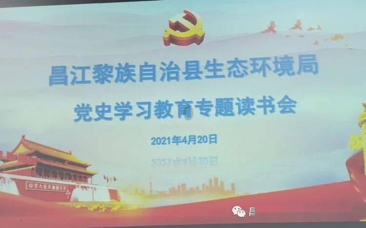 海边美女简约穿搭，优雅中带着性感！